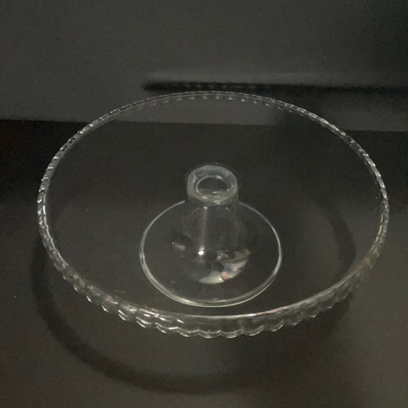 Vintage Cake Stand Clear Glass Pedestal Cake Serving Platter - Picture 1 of 4